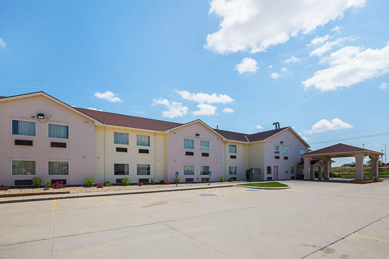 Motel 6 Omaha - Iat West Esterno foto