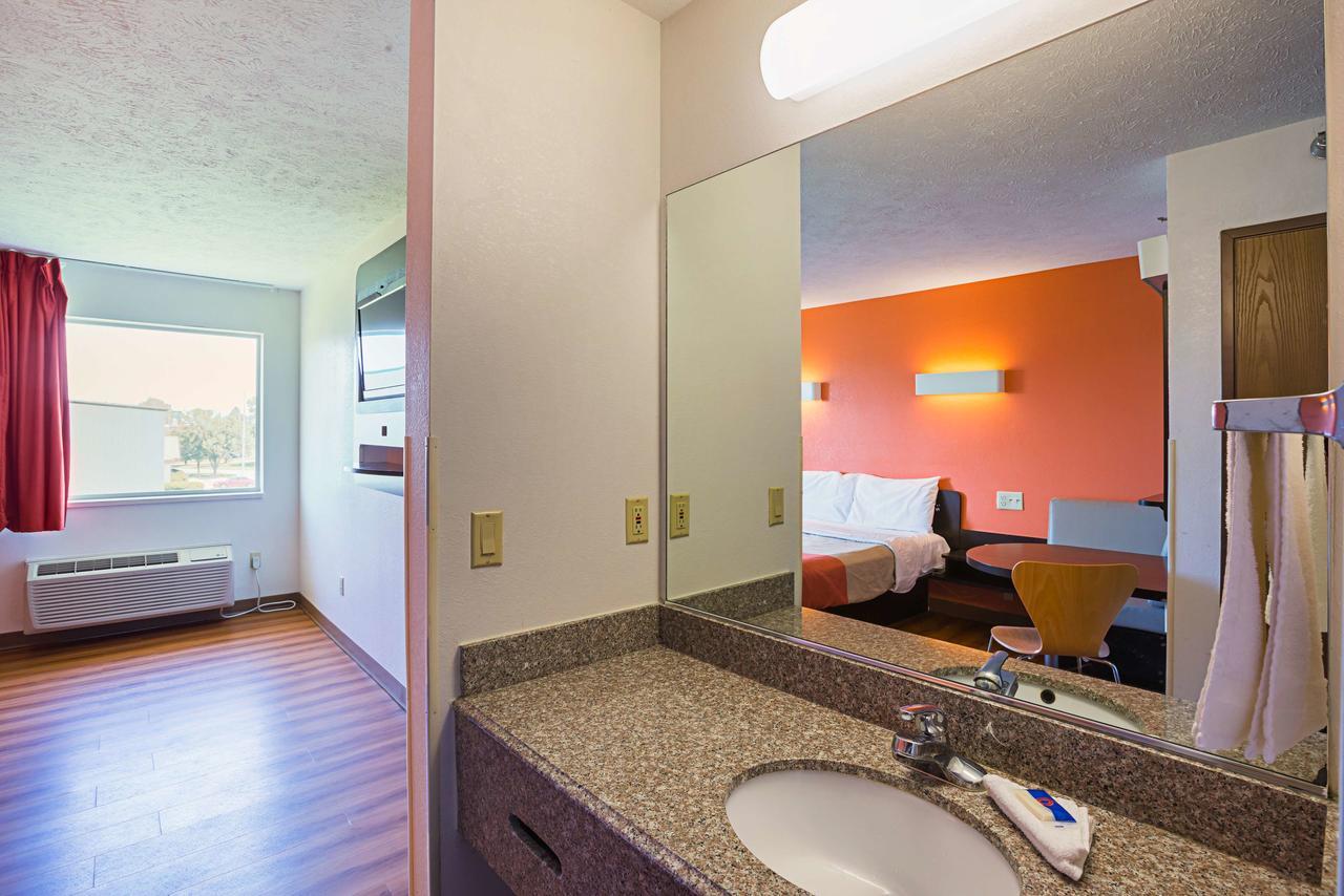 Motel 6 Omaha - Iat West Esterno foto
