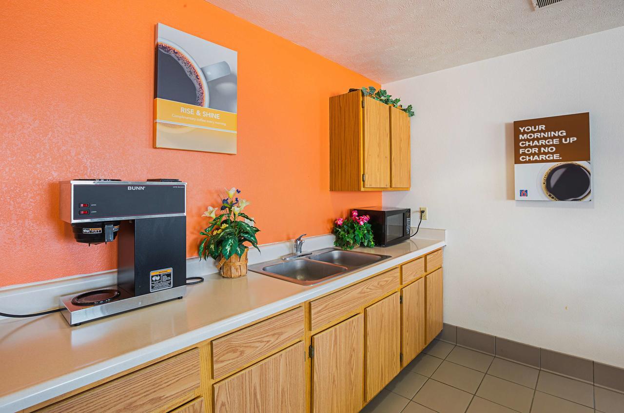 Motel 6 Omaha - Iat West Esterno foto