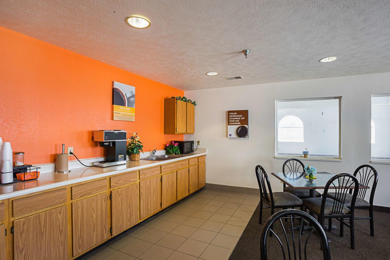 Motel 6 Omaha - Iat West Esterno foto